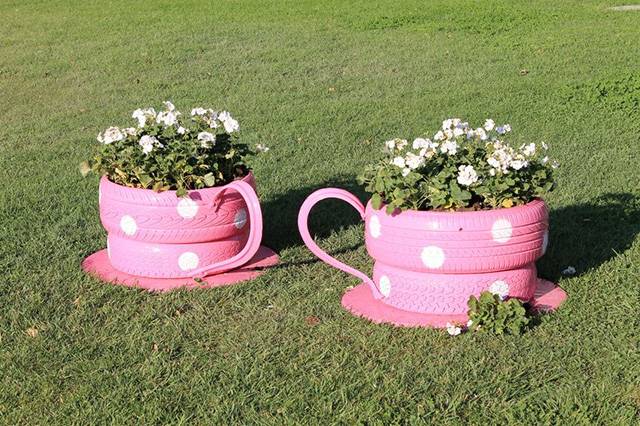 31 Best Tire Planter Ideas