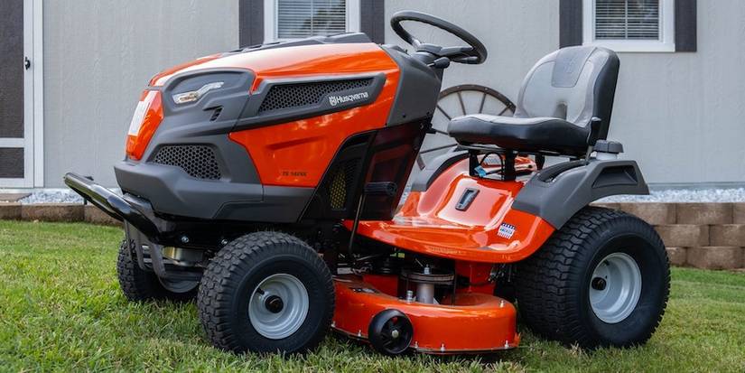 Riding Mower vs Push Mower: Which is Best For Your Yard?