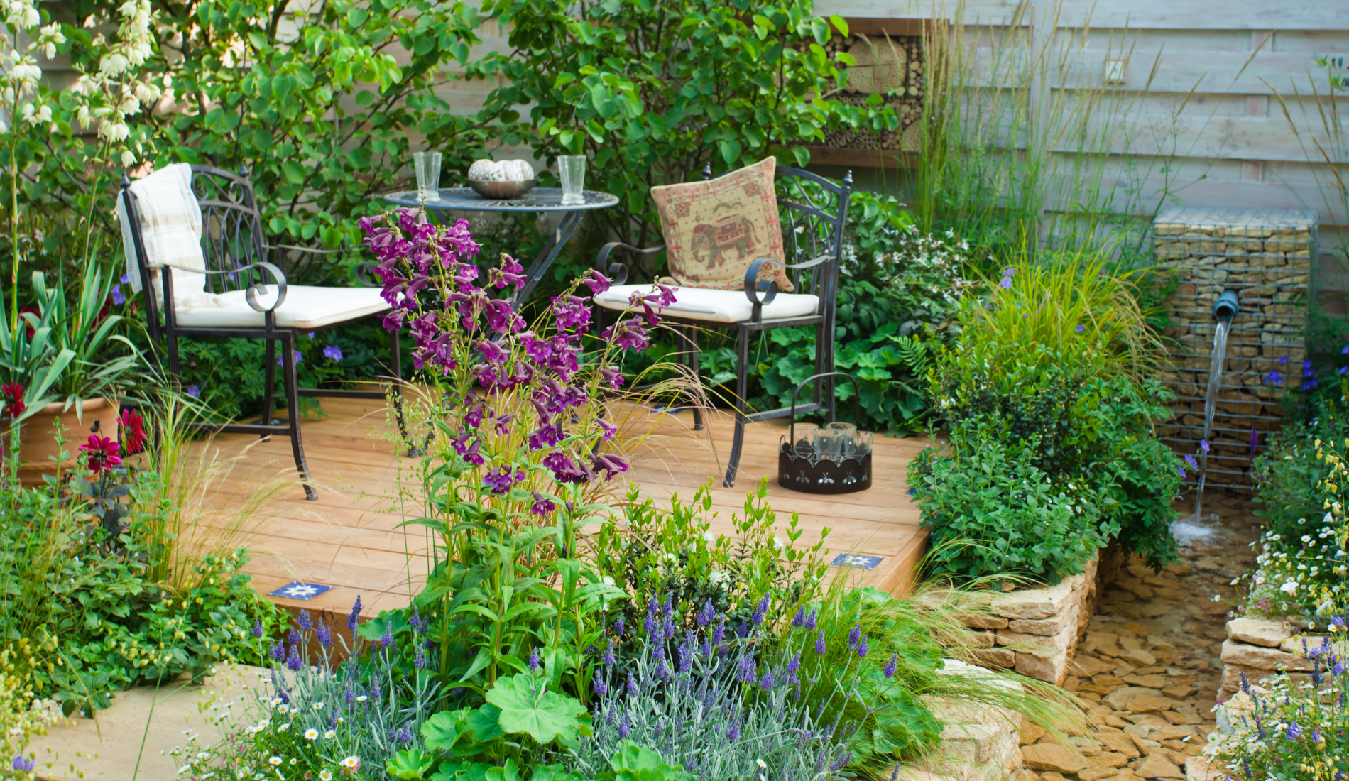 15 Patio Garden Ideas For Backyard Tranquility and Privacy, image size:1900x1100