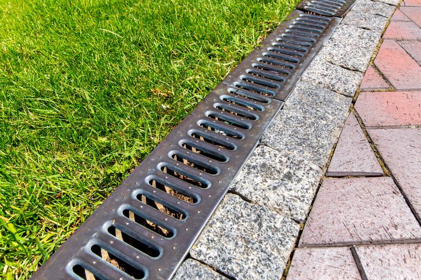 9 Gutter Alternative Ideas You Should Consider for Your Home
