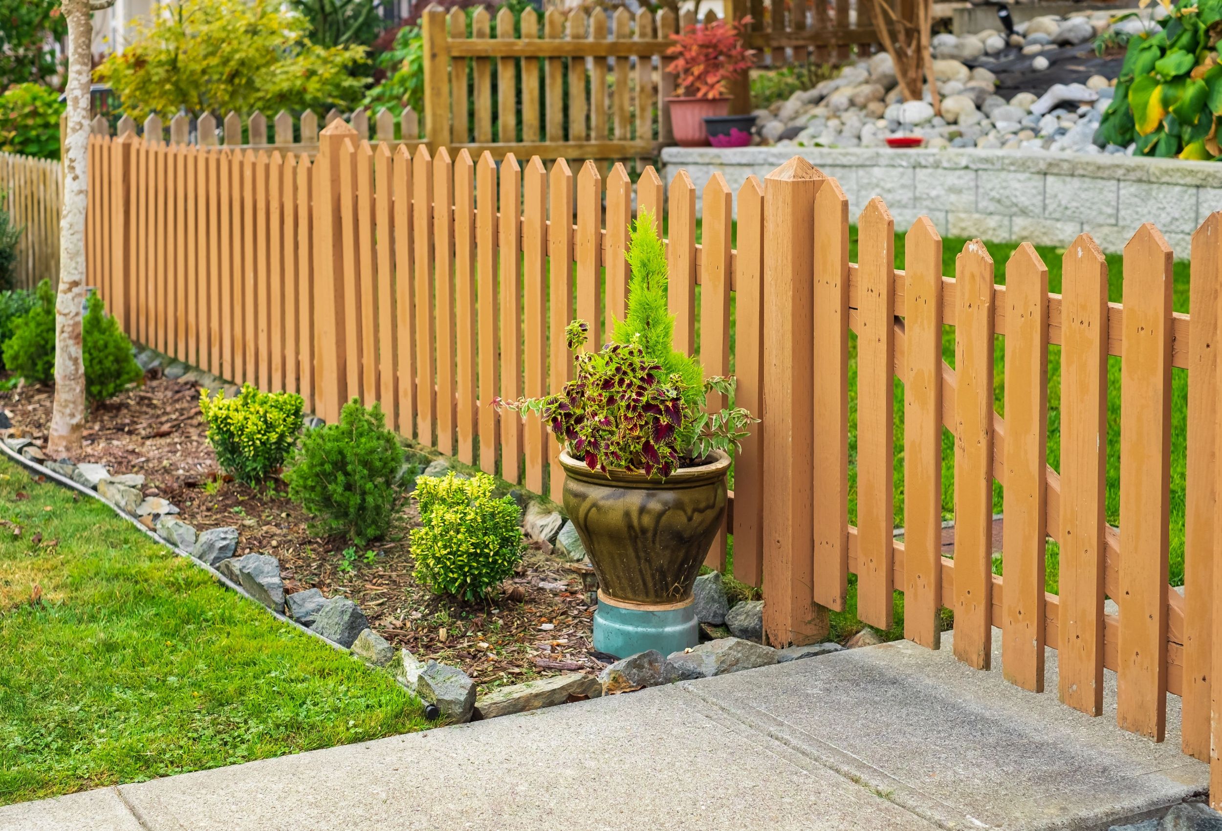 Types of Fencing And Design Ideas, image size:2500x1700