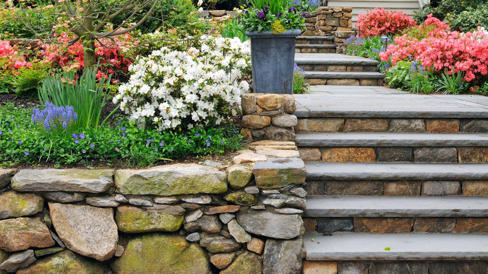 10 Retaining Wall Steps Ideas for Your Landscape, image size:1600x900