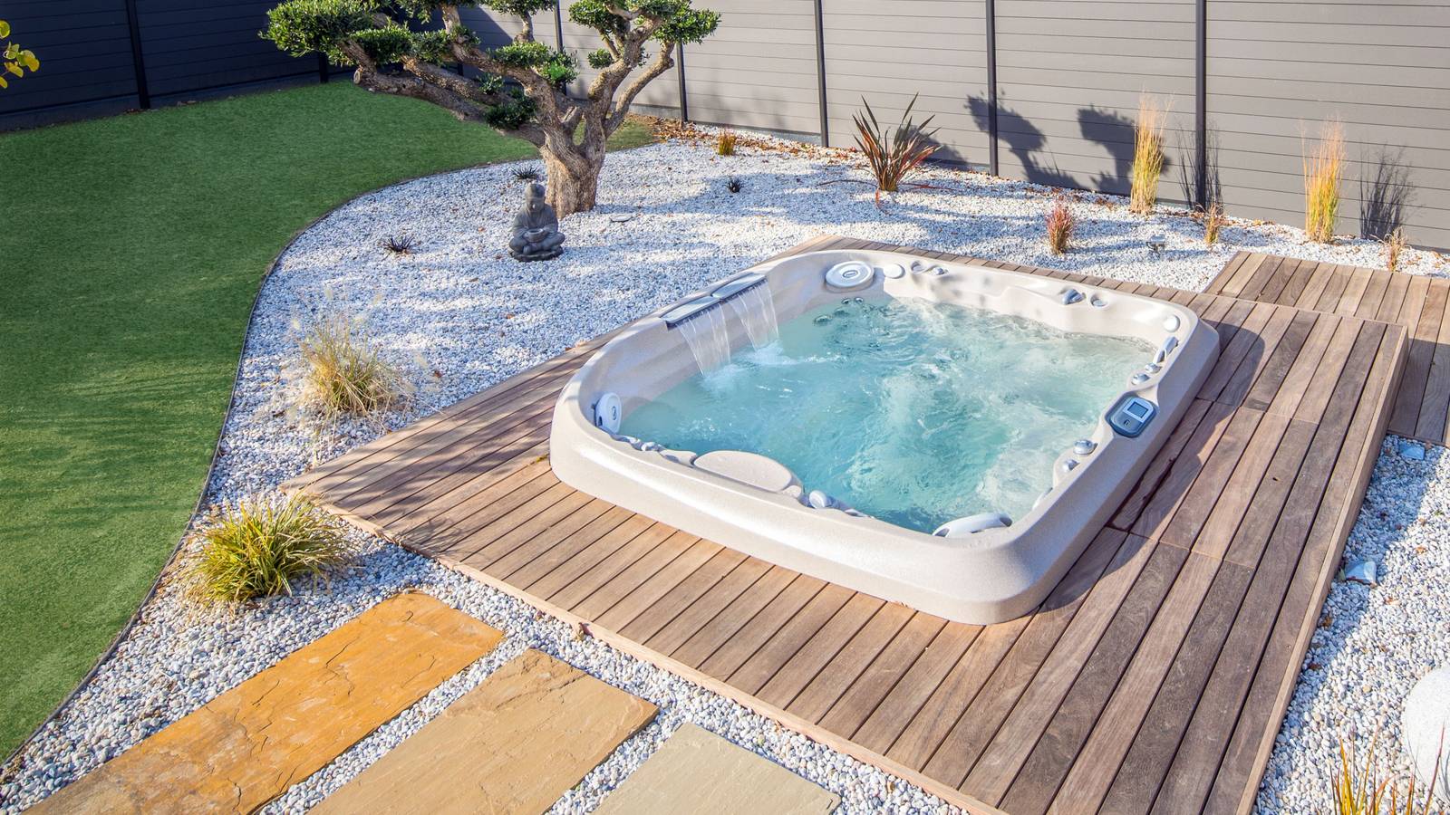Volcano-Inspired Hot Tubs for Unique Backyard Relaxation, image size:1600x900