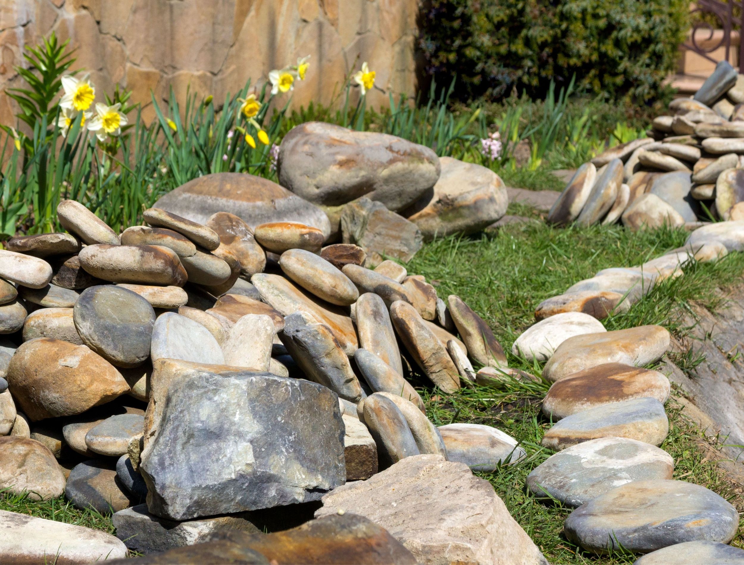 Polishing Your Landscaping Rocks: A Guide to Clean Rocks