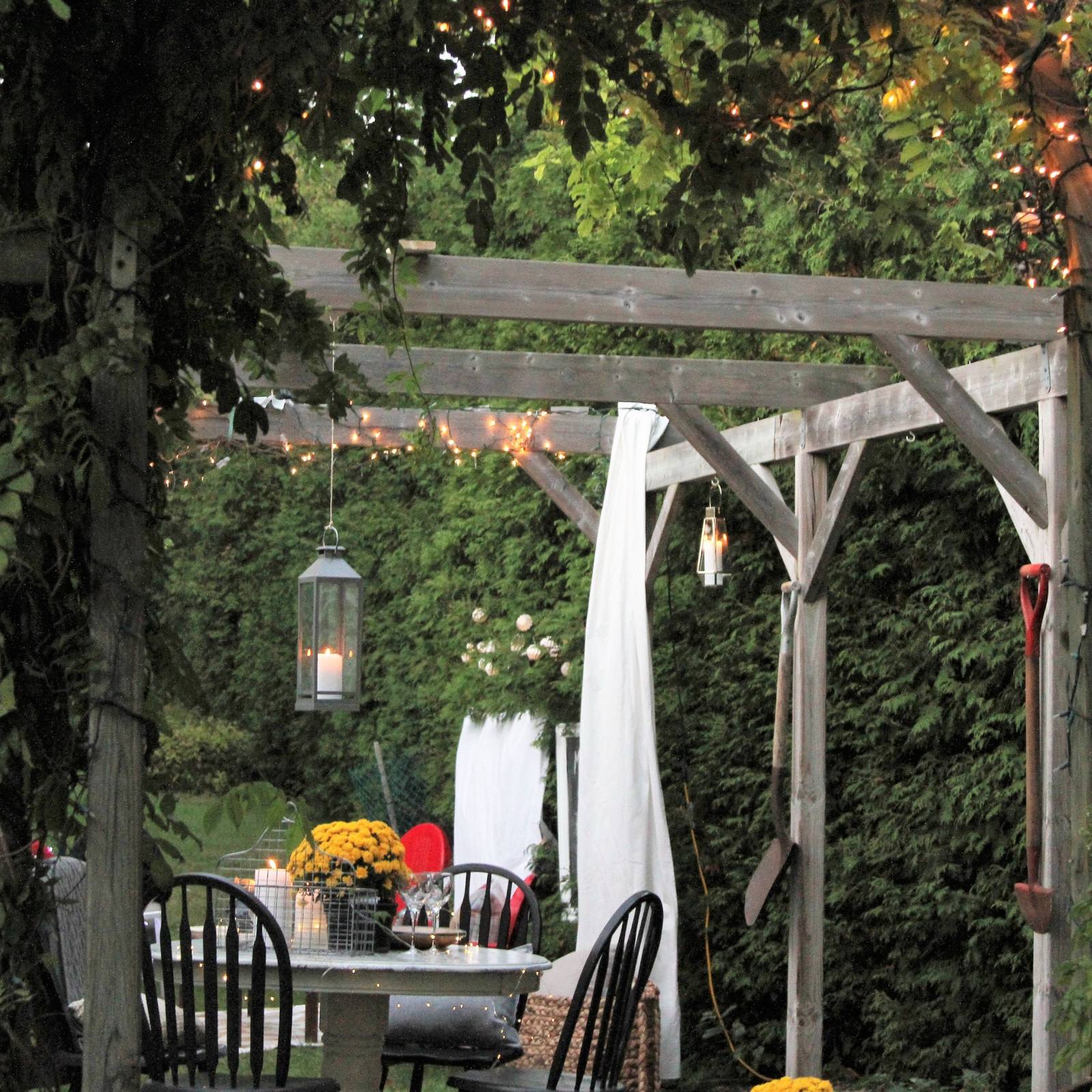 5 Ideas to Add Privacy to Your Pergola