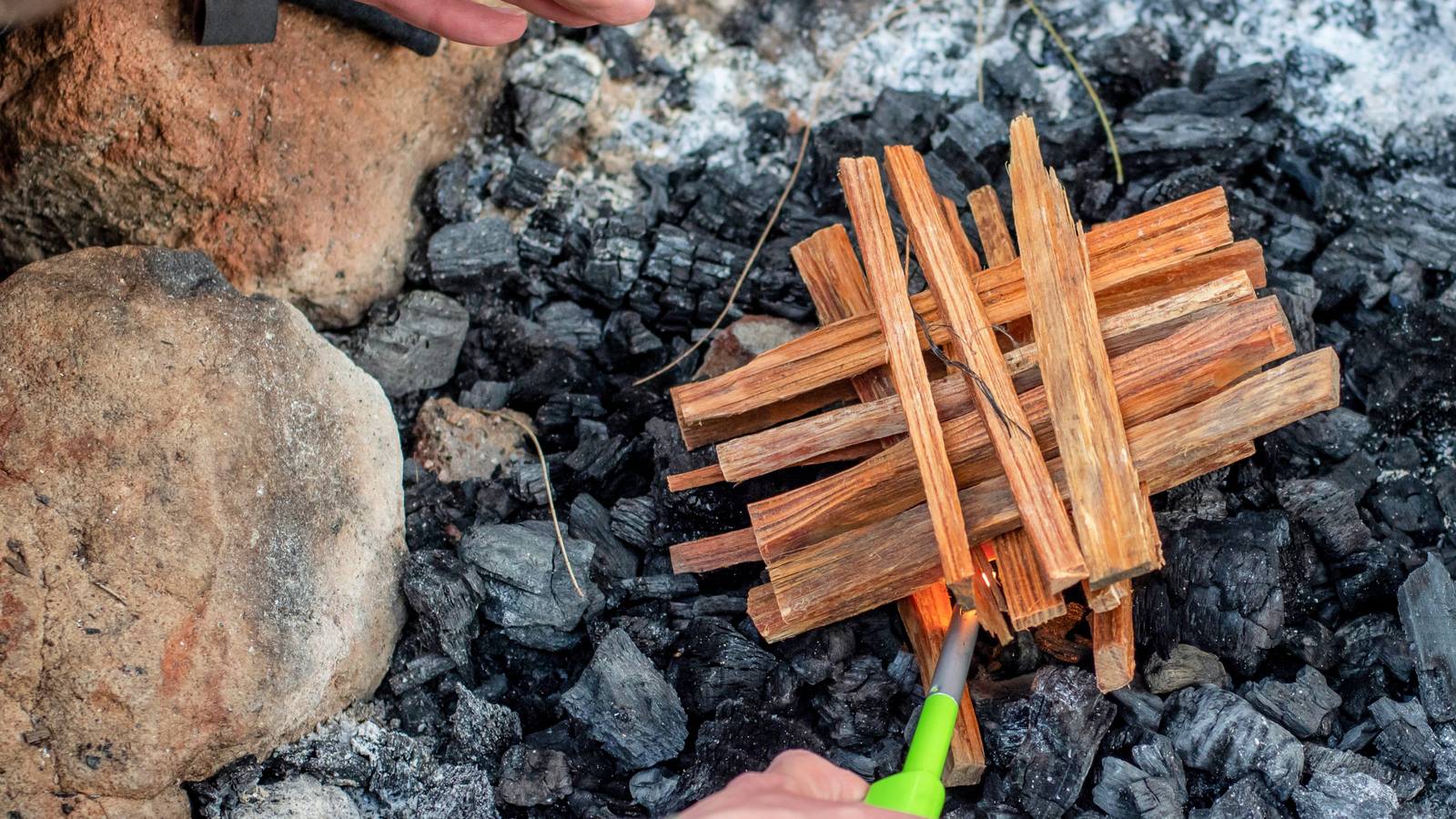 How to Properly Start a Fire in Your Fire Pit