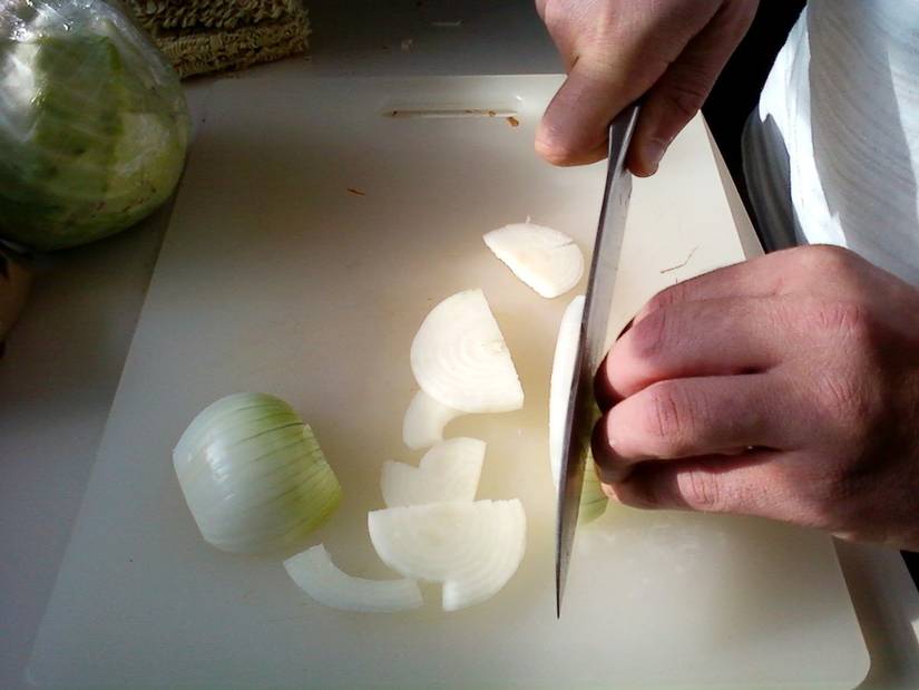 Why You Should Clean Your Grill With an Onion