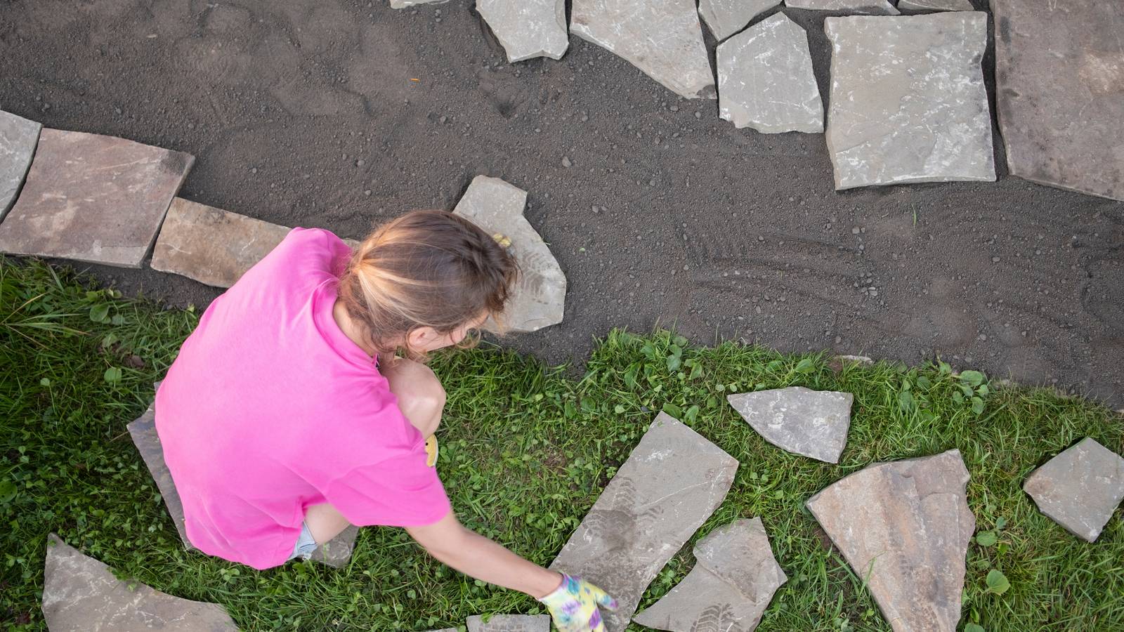 How to Lay a Flagstone Patio in 9 Steps