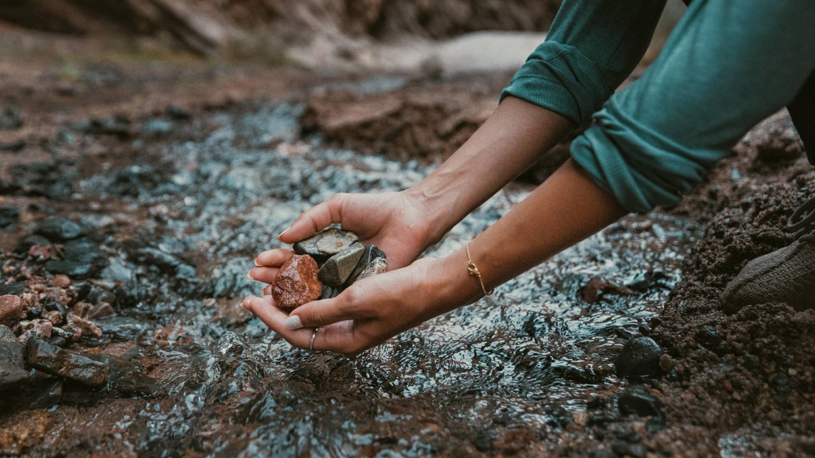 8 Ways to Get Free Rocks for Your Garden