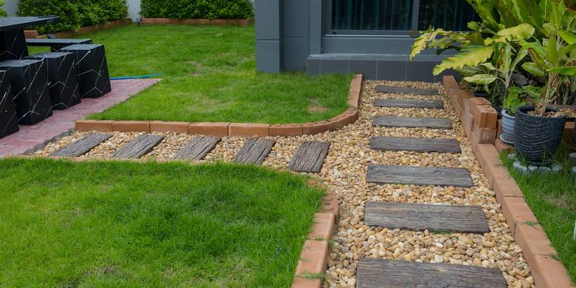 Colorful Gravel Ideas to Transform Your Outdoor Landscape Design