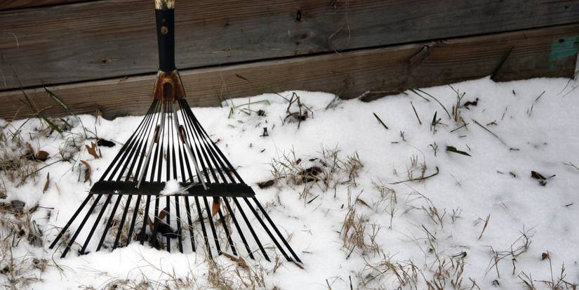 Snow In Your Gravel Driveway: 8 Ways To Remove It
