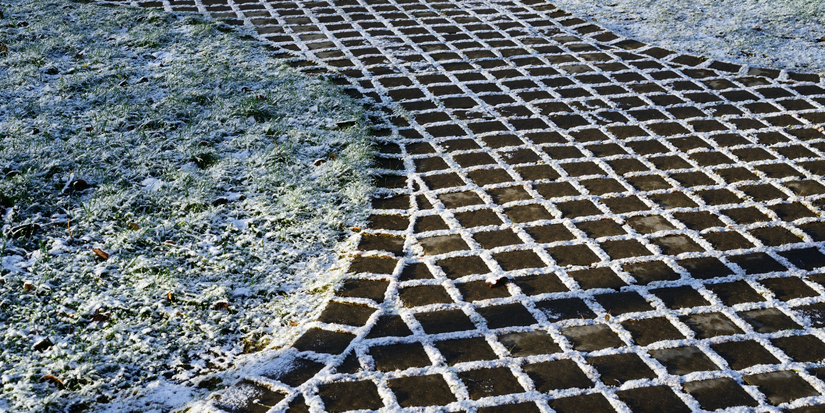 Add Safe and Stylish Winter Garden Paths to the Yard