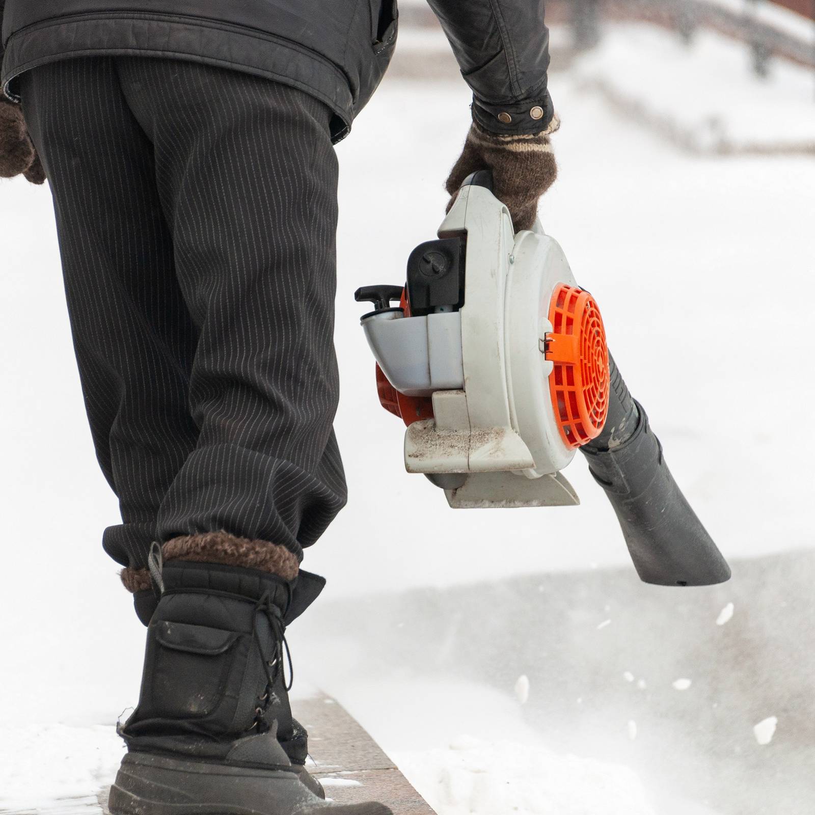 Snow Blower Vs Leaf Blower: Which One Should You Choose?