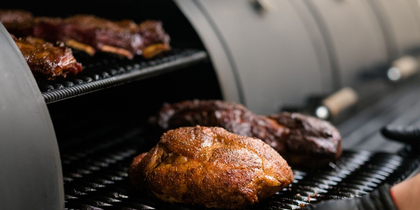 Best Types of Wood For Smoking Barbecue