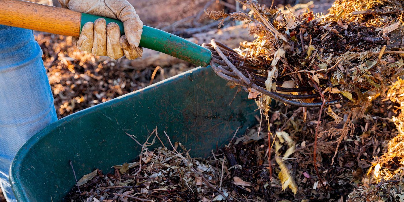 How to Build a Perfect Compost Pile Using Fall Leaves