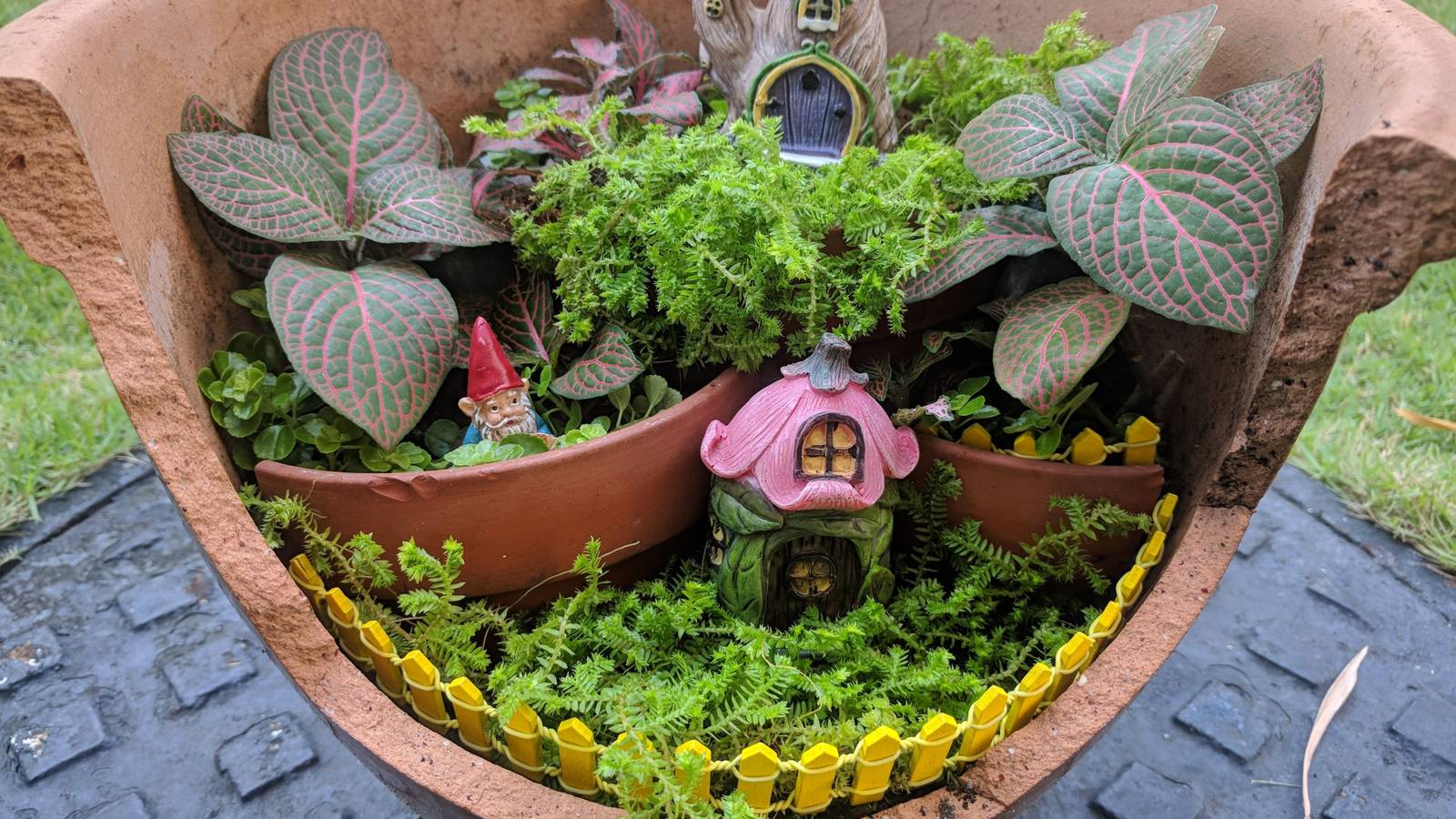 Whimsical Mini Garden Ideas for Small Spaces