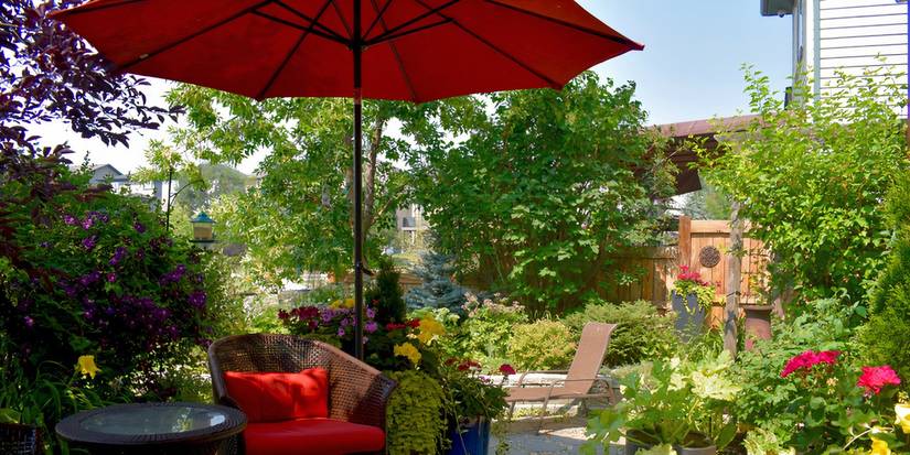 decorating with patio umbrellas Umbrella Tilt Wooden 6ft 8-Rib Sequin Jazz 30 Patio Umbrella Design Ideas