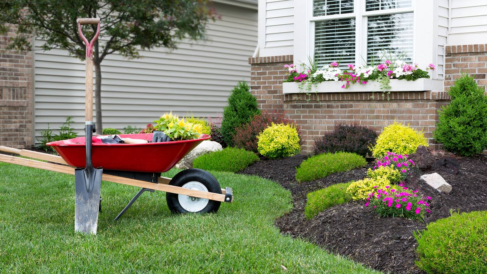 Use Creative DIY Ideas to Hide Your Home Foundation, image size:1600x900