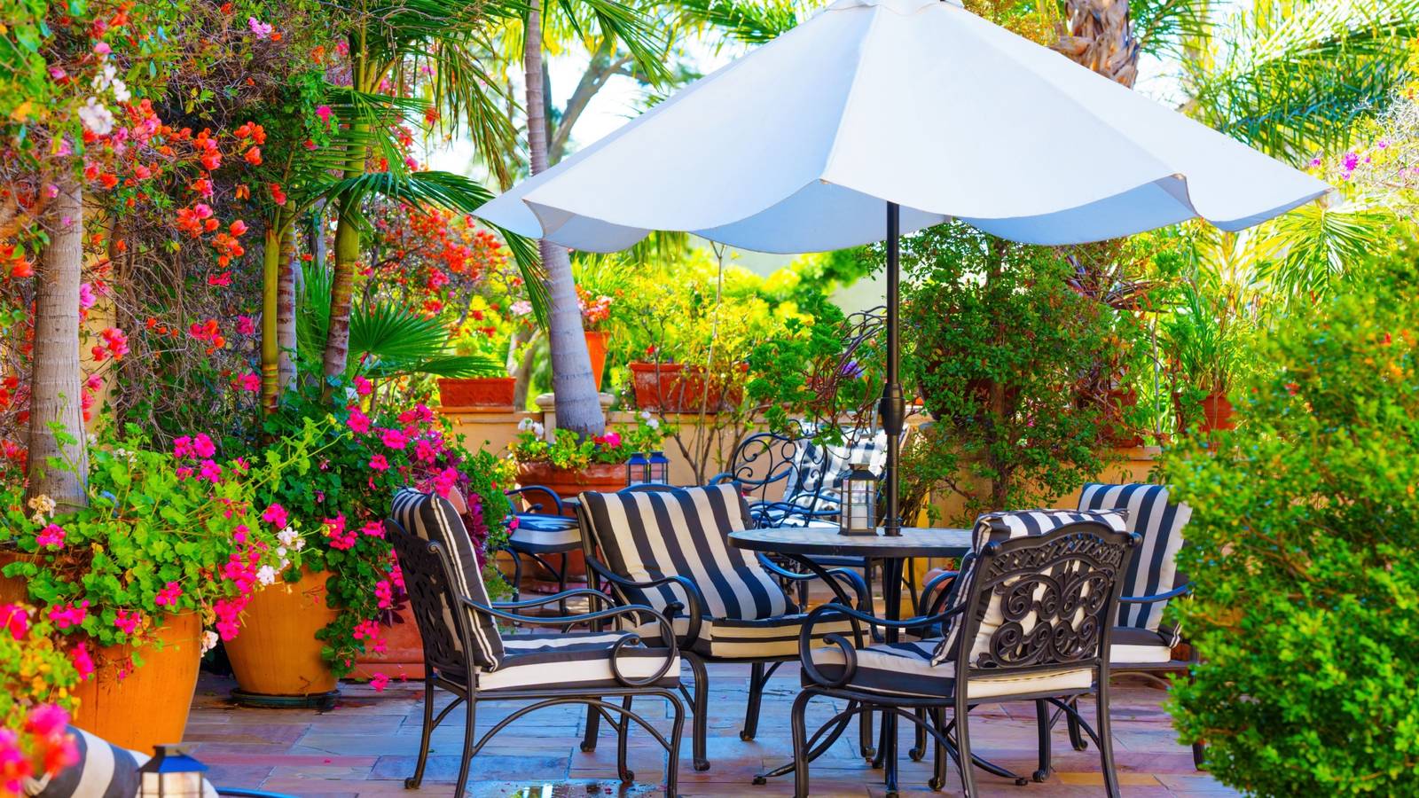 Enhance Your Outdoor Seating: 7 Creative Backyard Ideas, image size:1600x900