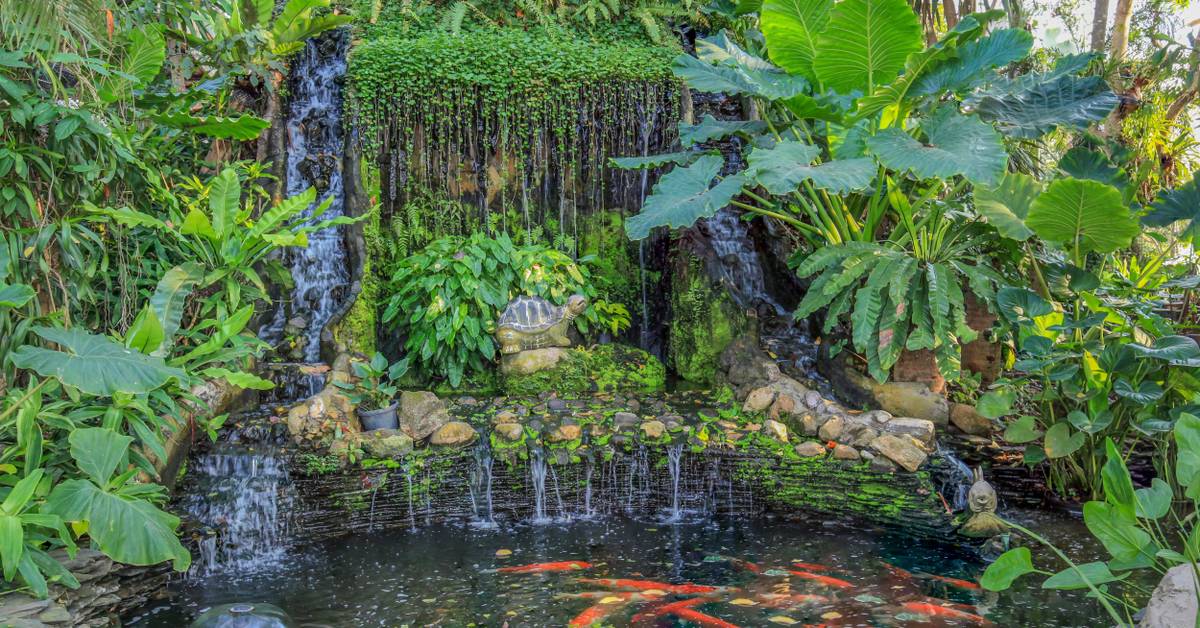 Using Water Walls to Bring Elegance to Your Landscape