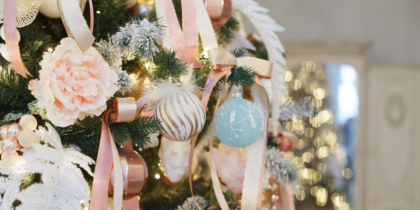 Celebrate the Season With Pink Christmas Tree Ideas
