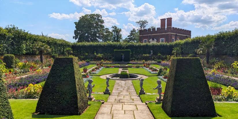 Sunken Garden Ideas: 5 Stunning Designs for a Unique Outdoor Space