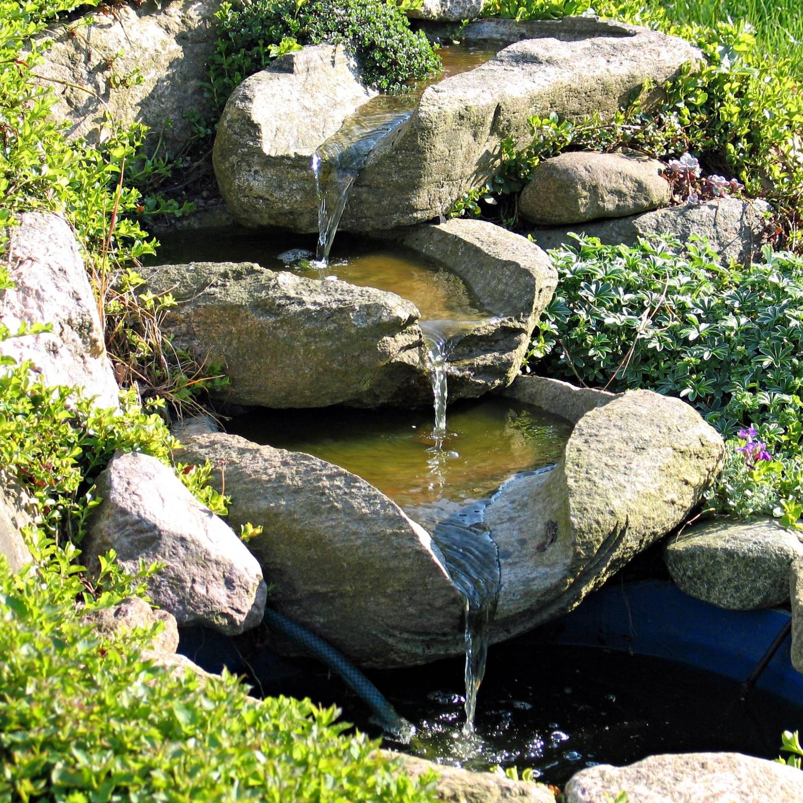 DIY Waterfalls: Easy Backyard Ideas for a Stunning Water Feature, image size:1600x1600