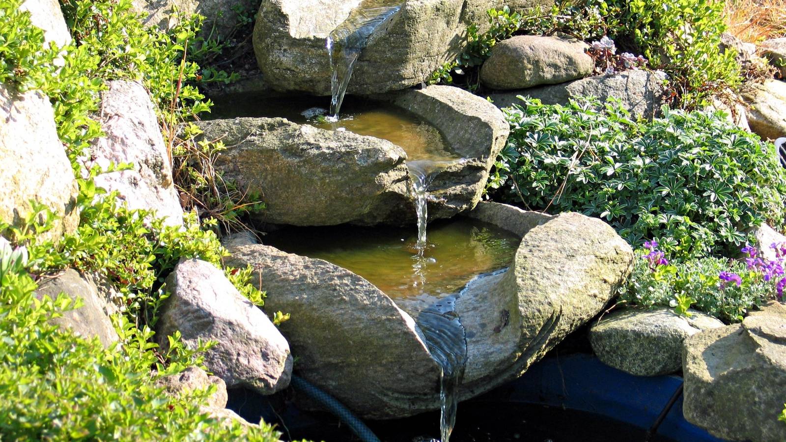 DIY Waterfalls: Easy Backyard Ideas for a Stunning Water Feature, image size:1600x900