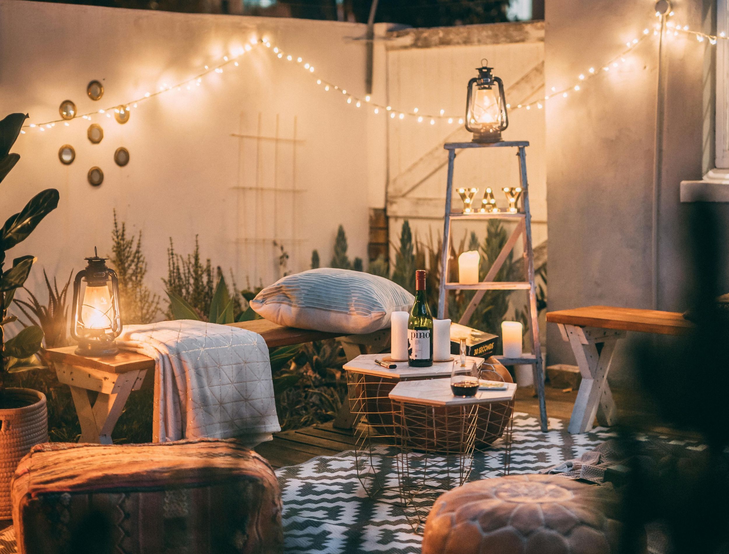 Creative Lighting Support Ideas to Enhance Outdoor Living Areas, image size:2500x1900