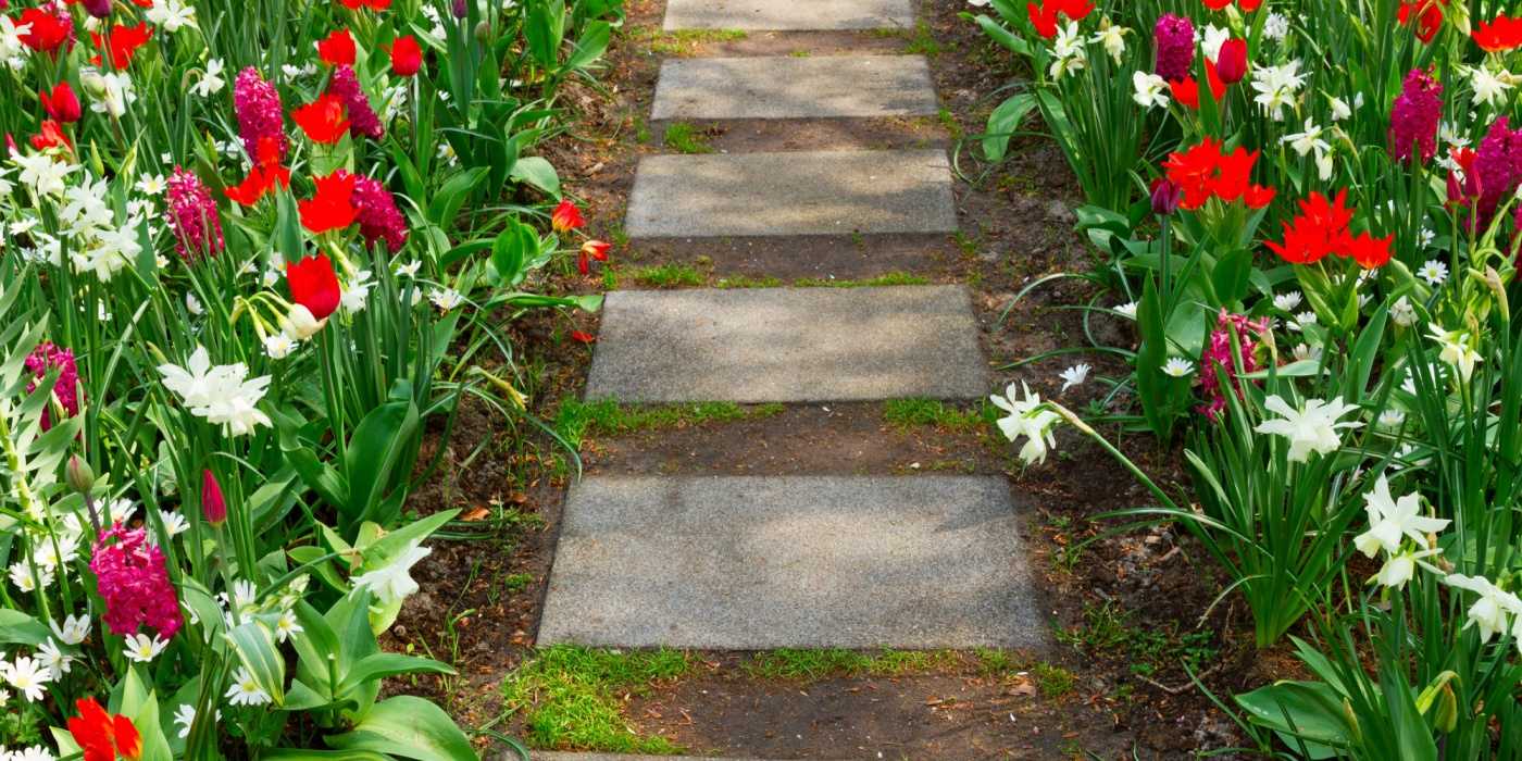Rectangular Pavers Path Step Into Style: Gorgeous Stepping Stone Walkways