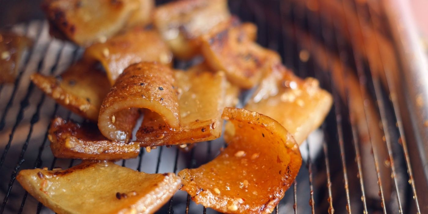 Make Perfect Pork Skin Snacks on the BBQ Grill Every Time