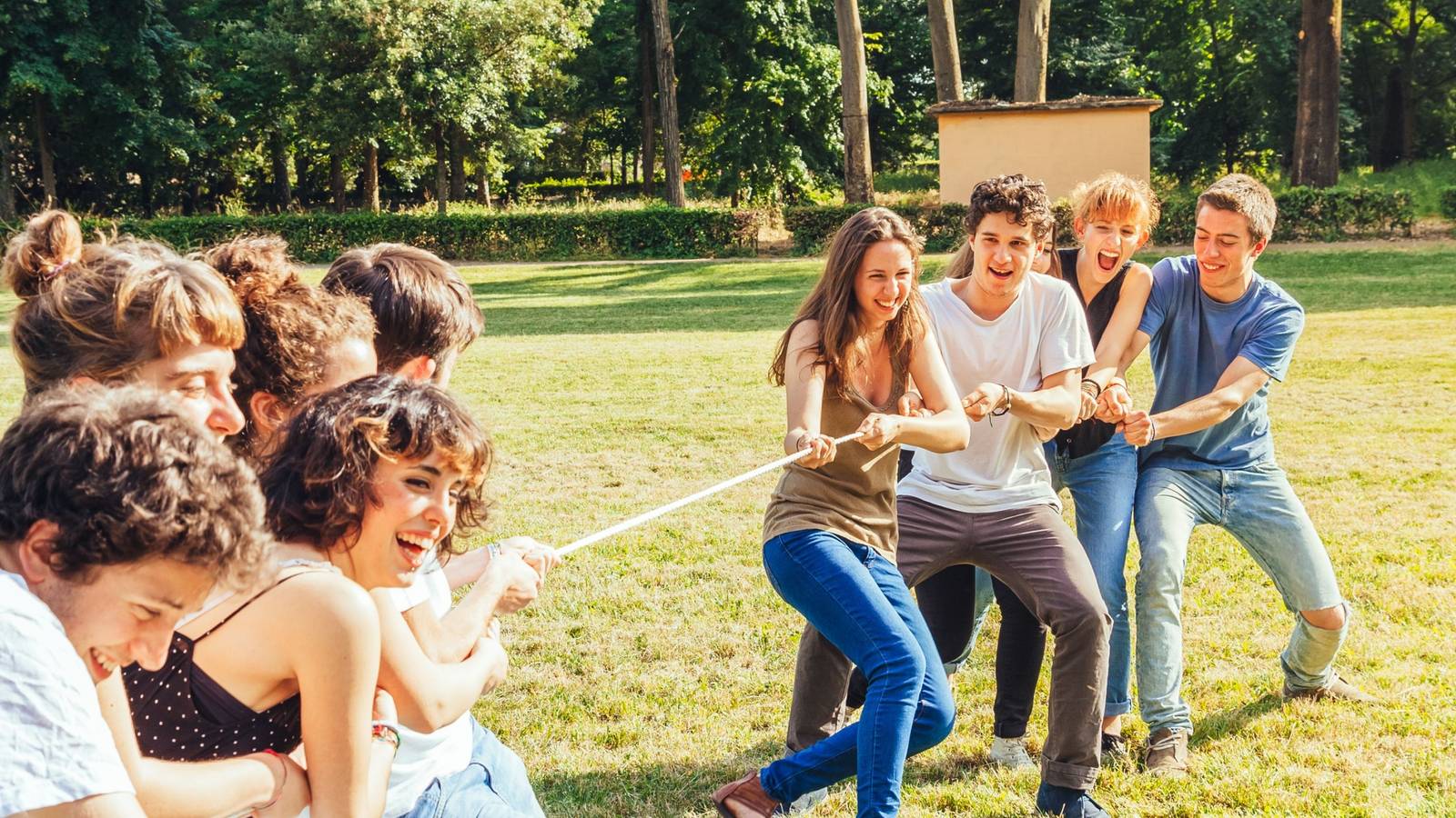 Backyard Autumn Activities: Games, Crafts, Dining & Gatherings