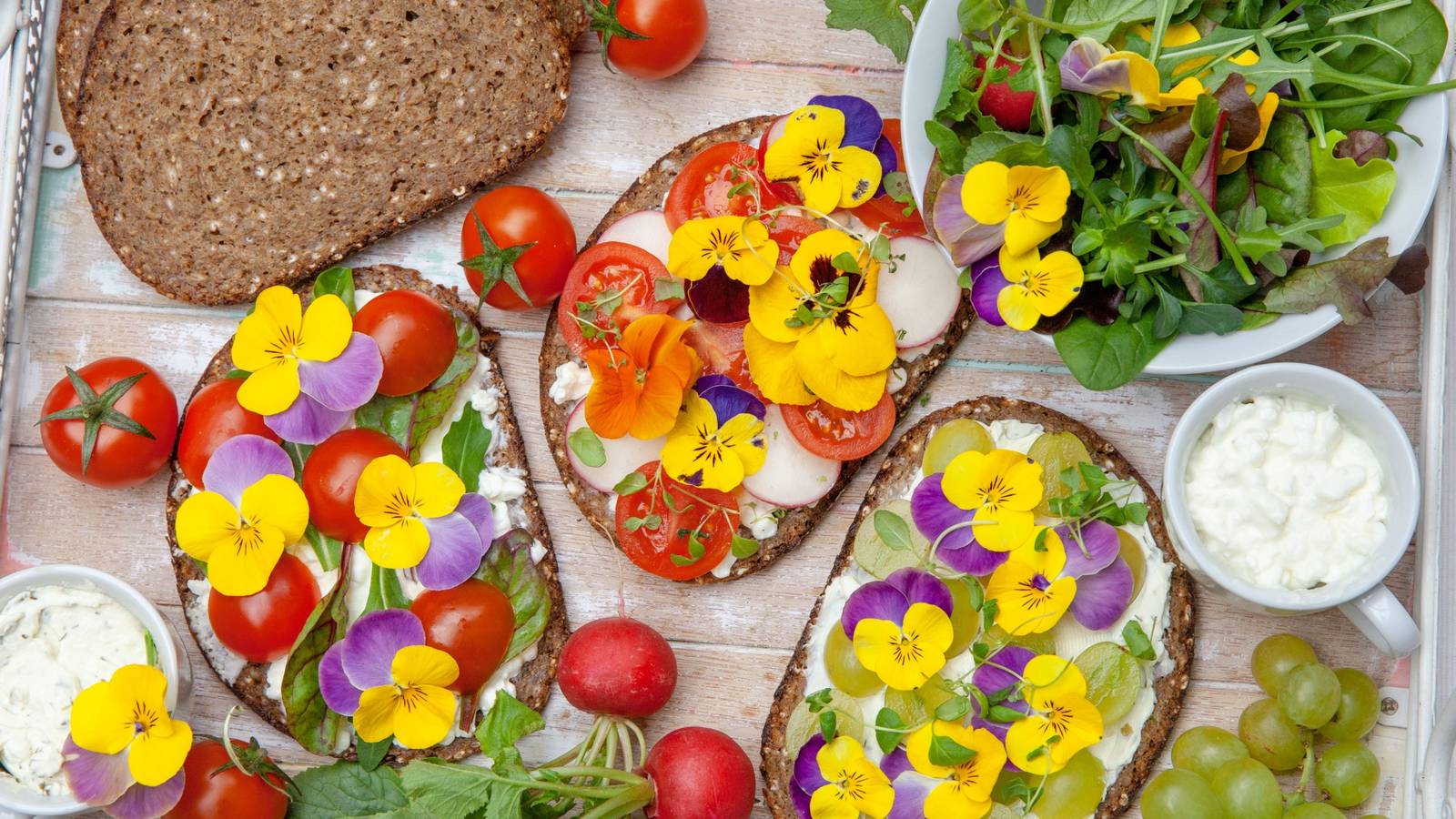 Stunning Edible Art: Flowers and Veggies That Wow on Every Plate