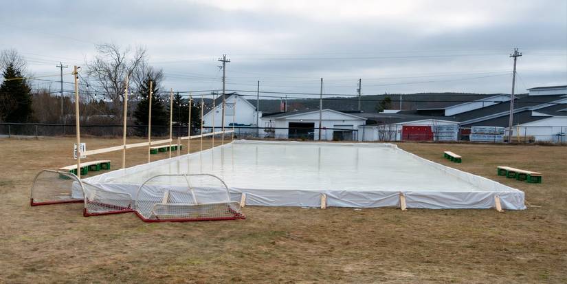 How to Build a Backyard Ice Rink on a Flat Lawn
