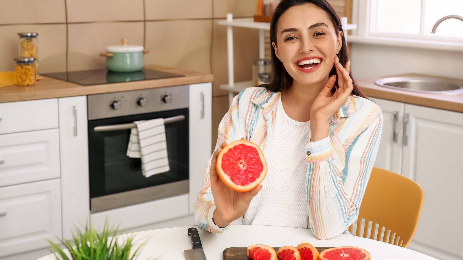 7 Surprising Health Benefits of Eating Grapefruit